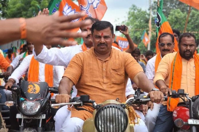 તેલંગાણા ટી રાજા સસ્પેન્શન